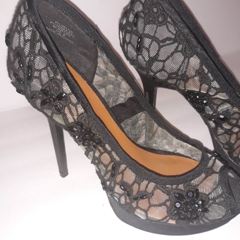 Stelitto Lace Open Toe High  Heels By Number 6 (size 6)